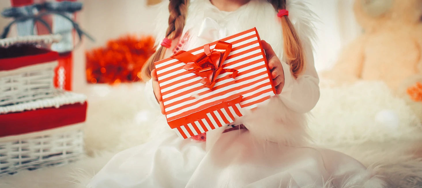 DreamScape Pro: 360° Rotating Night Light with 15 Magic Themes